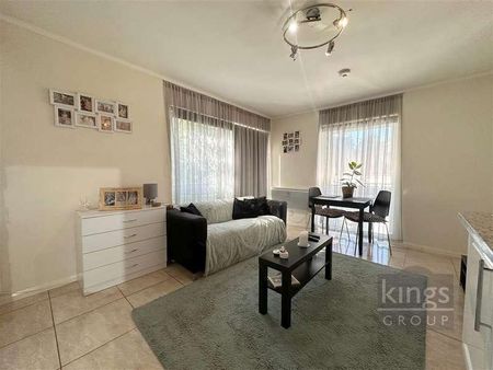 Avalon Close, Enfield, EN2 - Photo 4