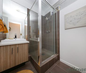 Spacious Entertainer’s Courtyard! - Photo 6