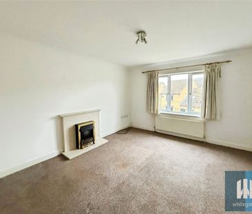 Old Earth, Elland, HX5 - Photo 1