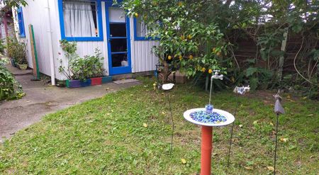 Furnished or unfurnished self contained studio - Photo 3