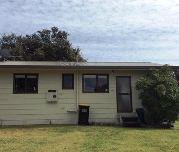 Coats Cottage - Photo 2