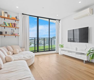 Sophisticated top floor living - Photo 2