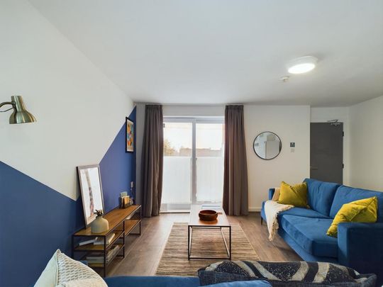 6 bedroom flat to rent - Photo 1