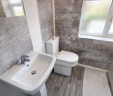 Moorfields Avenue, Eastwood, Nottingham, NG16 - Photo 3