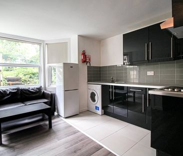 Apt 1, 16 St John’s Terrace - Photo 1