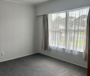 Charming 2BR Unit w/ Conservatory! - Photo 4