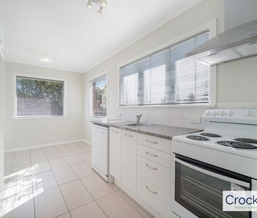 Freshly Renovated 2-Bedroom House in Glen Eden - Pet friendly with ... - Photo 4