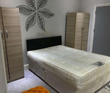 Balfour Road, Ilford, IG1 - Photo 1