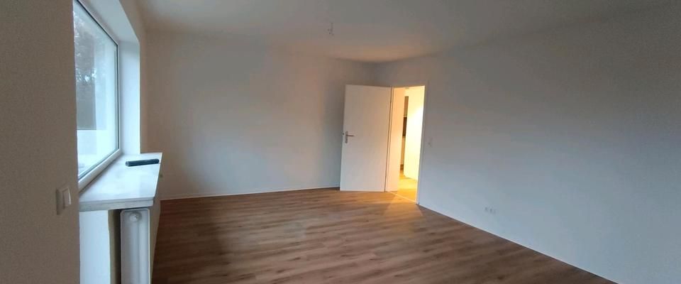 frisch sanierte 3,5 Zimmer Wohnung Garage Balkon Stellplatz - Photo 1