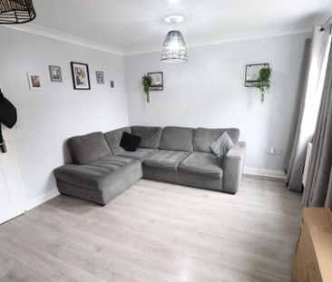 3 bedroom end of terrace house to rent - Photo 1