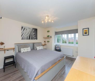 4 bedroom detached house to rent - Photo 5
