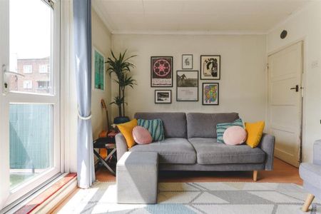 2 bedroom flat to rent - Photo 2