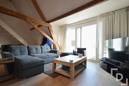 Ruim duplex appartement met garage te huur op toplocatie in Ieper - Photo 2