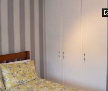 Bright room in 3-bedroom house, Dublin - Photo 1