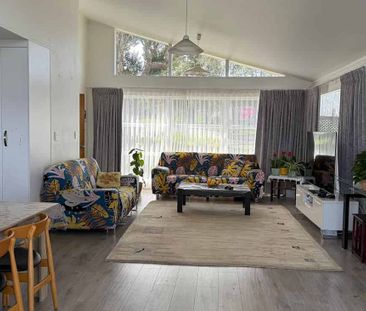 Sunny 2-Bedroom Home with Sea Views - Photo 2