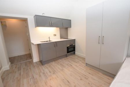 Studio to rent - Photo 3