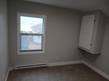 For Lease - 27 Grove Street Unit# Upper Flr, Belleville, Ontario - Photo 4