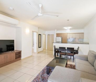 Stylish, furnished 1 bedroom apartment with pool view - Photo 3