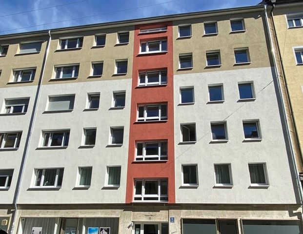 Schick möbliert und in toller Lage: Ihre neue 1-Zimmer-Wohnung mit Balkon - Foto 1