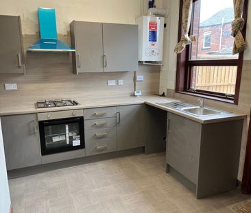 Huxley Street, Bolton BL1, London - Photo 2