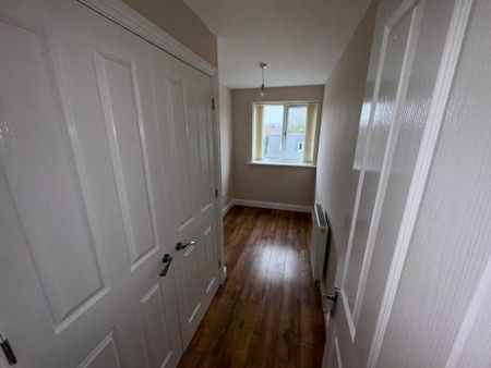 3 bedroom flat to rent - Photo 4