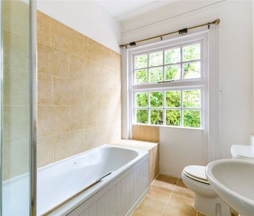 Mostyn Court, Egerton Road, Weybridge, KT13 flat to rent - Photo 3