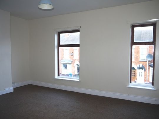 Newly refurbished 4 bed house - Photo 1