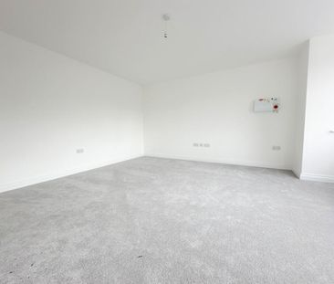 Semi Detached House - Photo 1