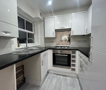 2 bedroom end of terrace house to rent - Photo 5