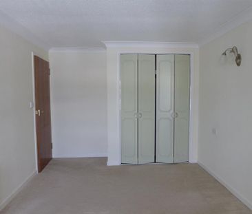 1 bedroom retirement property to rent - Photo 4