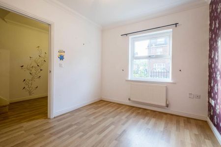 4 bedroom terraced house to rent - Photo 2