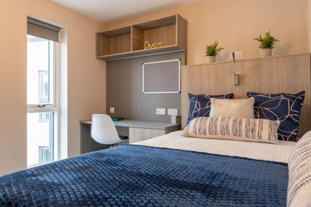 7 bedroom flat to rent - Photo 3