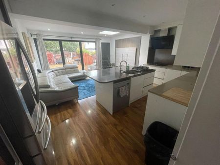 4 bedroom terraced house to rent - Photo 4