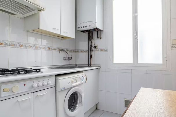 Calle de Bravo Murillo, Madrid, Community of Madrid 28003 - Photo 1