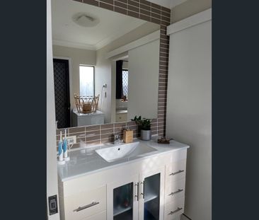 LOCATION, LOCATION, LOCATION! - Photo 5