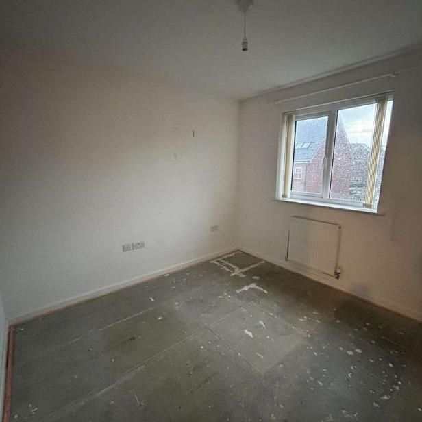 Lintott Gardens, Warrington, WA1 - Photo 1