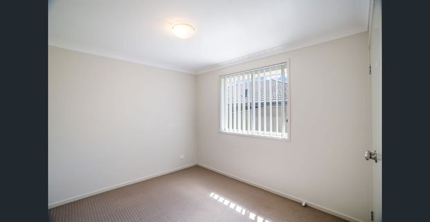 Modern 4 Bedroom Home - Photo 1