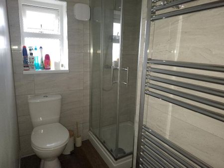 3 bedroom townhouse to rent - Photo 5