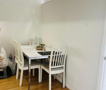 2 Bed Flat, Biscot Road, LU3 - Photo 3