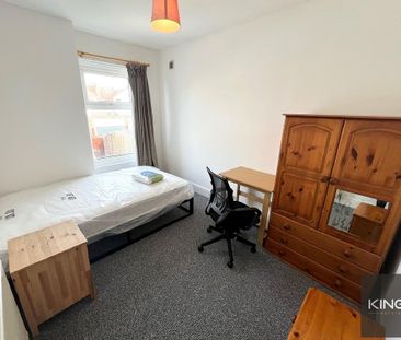 4 bedroom terraced house to rent - Photo 4