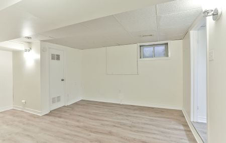 For Lease - 98 Uxbridge Avenue, Toronto, Ontario - Photo 4