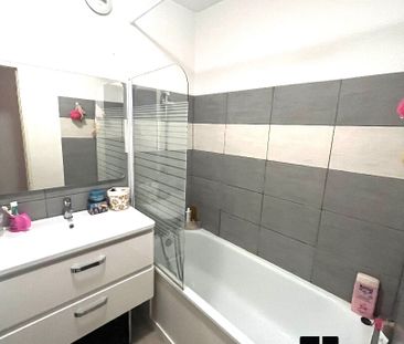 Location Appartement 3 pièces 71m² - Photo 4