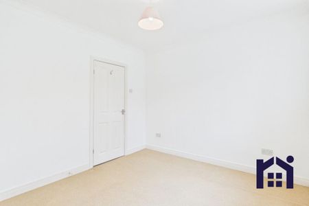 2 bedroom semi-detached bungalow to rent - Photo 3
