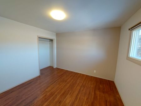 2 Bedroom Unit in West Park! - Photo 5