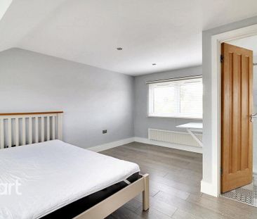 4 bedroom terraced house to rent - Photo 3