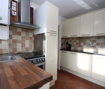 2 Bed Maisonette, Martin Crescent, CR0 - Photo 4