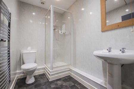 Flat 3 Holly House, 2 St. James Street - Photo 4