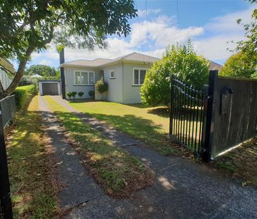 SANDRINGHAM - Sunny 3 Bedroom home in lovely location! - Photo 1