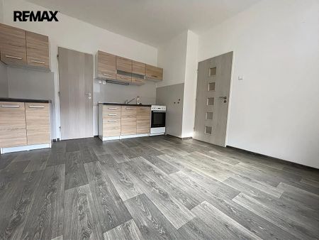 Pronájem bytu 2+1 67 m² - Fotografie 3