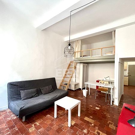 A LOUER - AIX EN PROVENCE - STUDIO MEUBLE AVEC MEZZANINE - 30.60m² - Photo 4